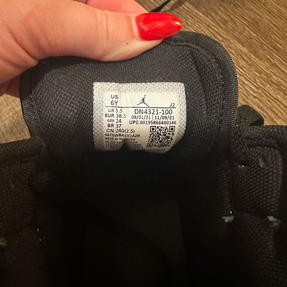 Jordan 1 Mid Diamond Shorts (GS) - Picture 6 of 8